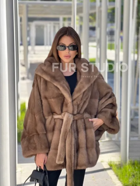 Норковое пончо с капюшоном в цвете пастель - фото 0