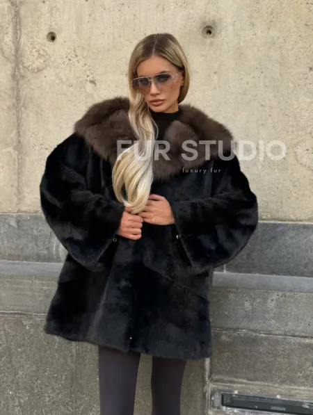 Черный норковый полушубок с капюшоном куница - фото 10