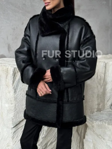 Черная современная дубленка - фото 1