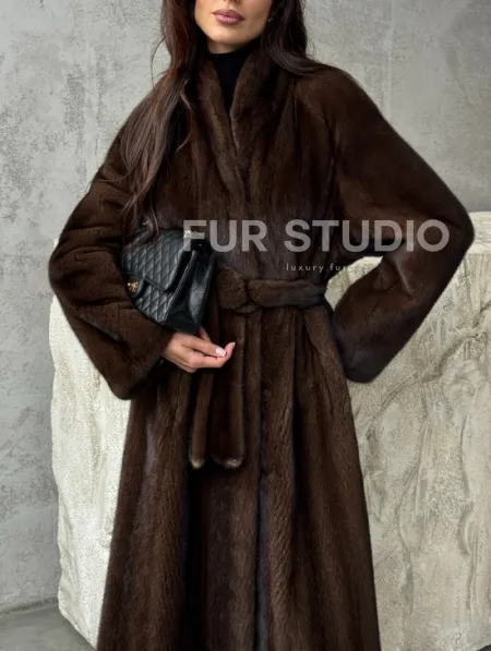 Пальто из норки с V-образным воротом - фото 2