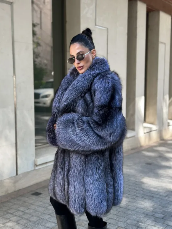 Удлиненная шуба из чернобурой лисы - фото 0
