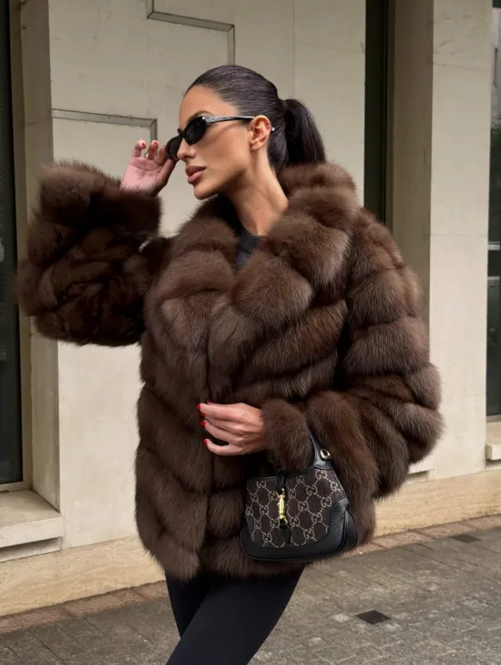 Шуба из меха куницы Dark с английским воротником - фото 10