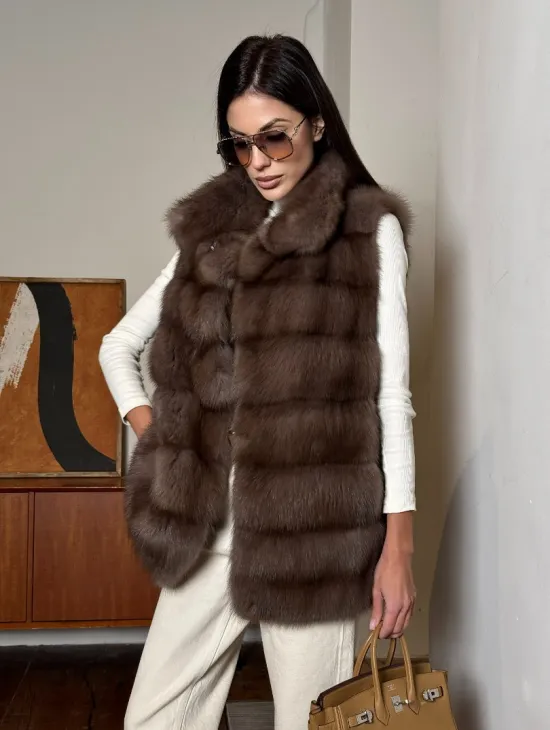 Жилет из меха куницы в цвете Truffle стойка воротник - фото 6