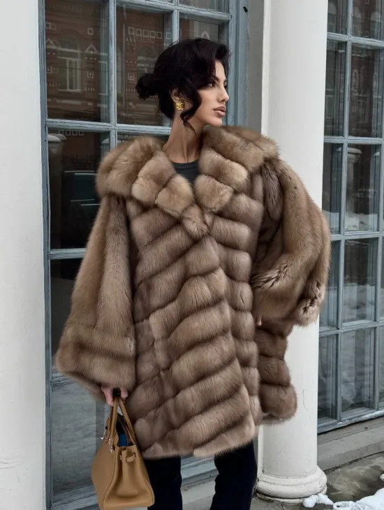 Шуба из меха куницы «летучая мышь» - фото 8