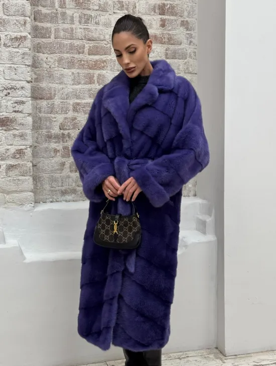 Норковая шуба кимоно с английским воротником в фиолетовом цвете - фото 10