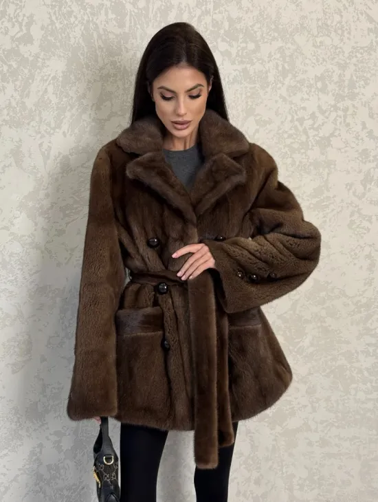 Шикарный норковый жакет с английским воротником и накладными карманами в цвете соболь - фото 5