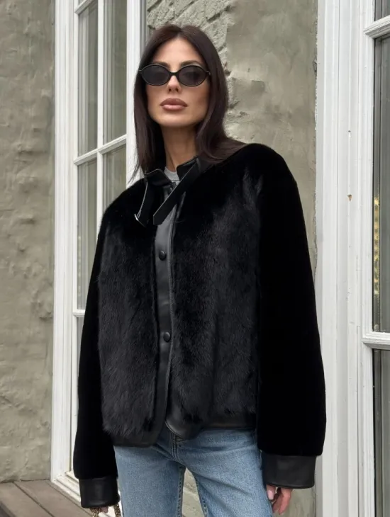 Куртка из мутона с мехом норки - черная - фото 0