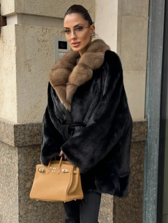 Черный норковый полушубок - кимоно с воротником из меха куницы - фото 5