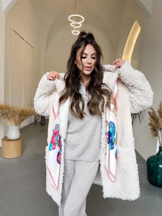 Шуба оверсайз из экомеха с капюшоном - фото 3