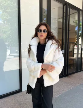 Белая короткая норковая шуба - фото 5