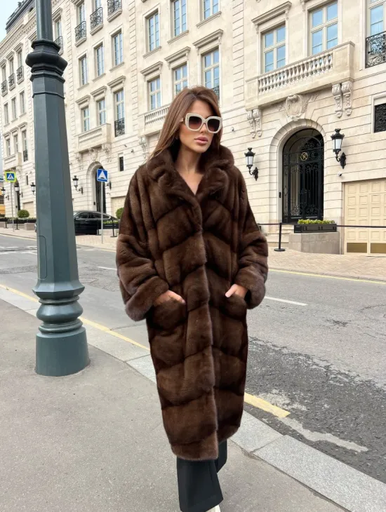 Удлиненная плюшевая норковая шуба в цвете соболь - фото 1