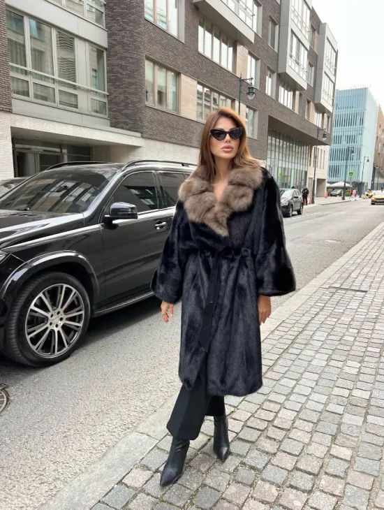 Черная шуба из аукционной норки с воротником из куницы- кимоно - фото 1