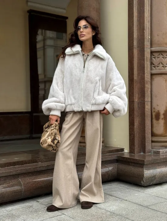 Бомбер оверсайз из аукционной норки жемчужно-натурального цвета - фото 3