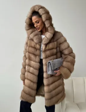 Шуба из куницы с капюшоном в цвете тор-тор - фото 9