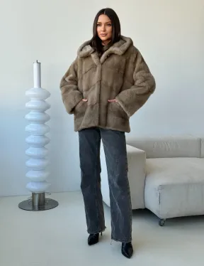 Короткая  норковая шуба с капюшоном - фото 4